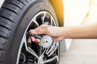 Checking Tire Pressure the Right Way: Tips for Car and Bike Owners